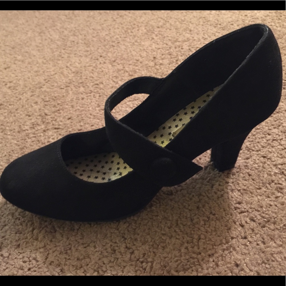 Suede black heels